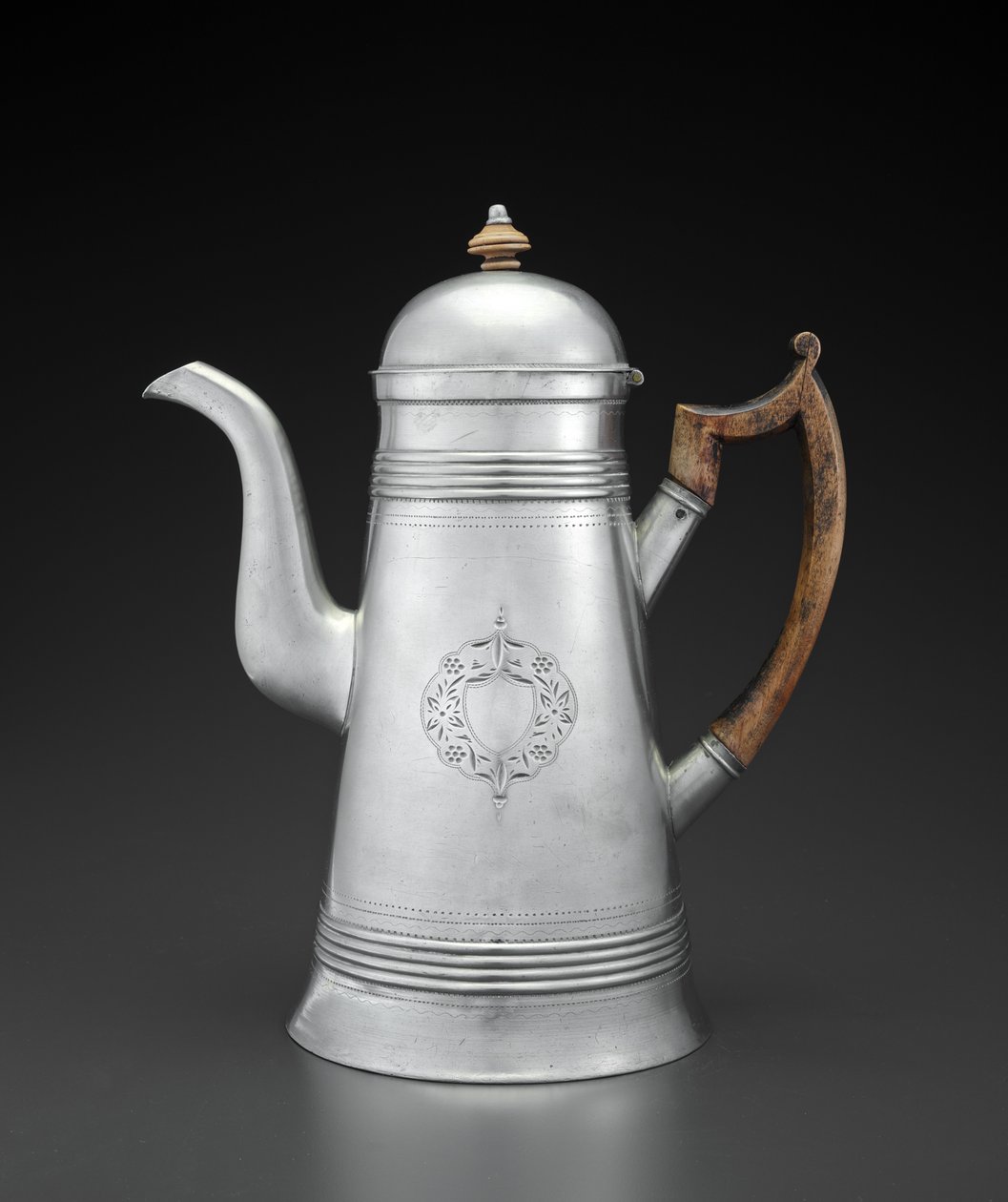 Coffeepot ، ج. 1814-1825 (بيوتر ، خشب) بواسطة إيبينيزر سميث جونيور