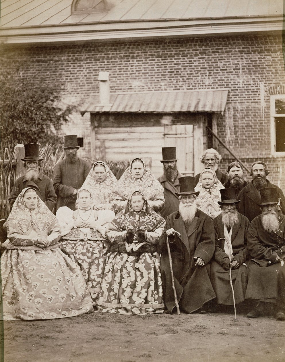 عائلة من نيجني ، نوفغورود ، c.1875 (طباعة زلال) بواسطة خوان راولت