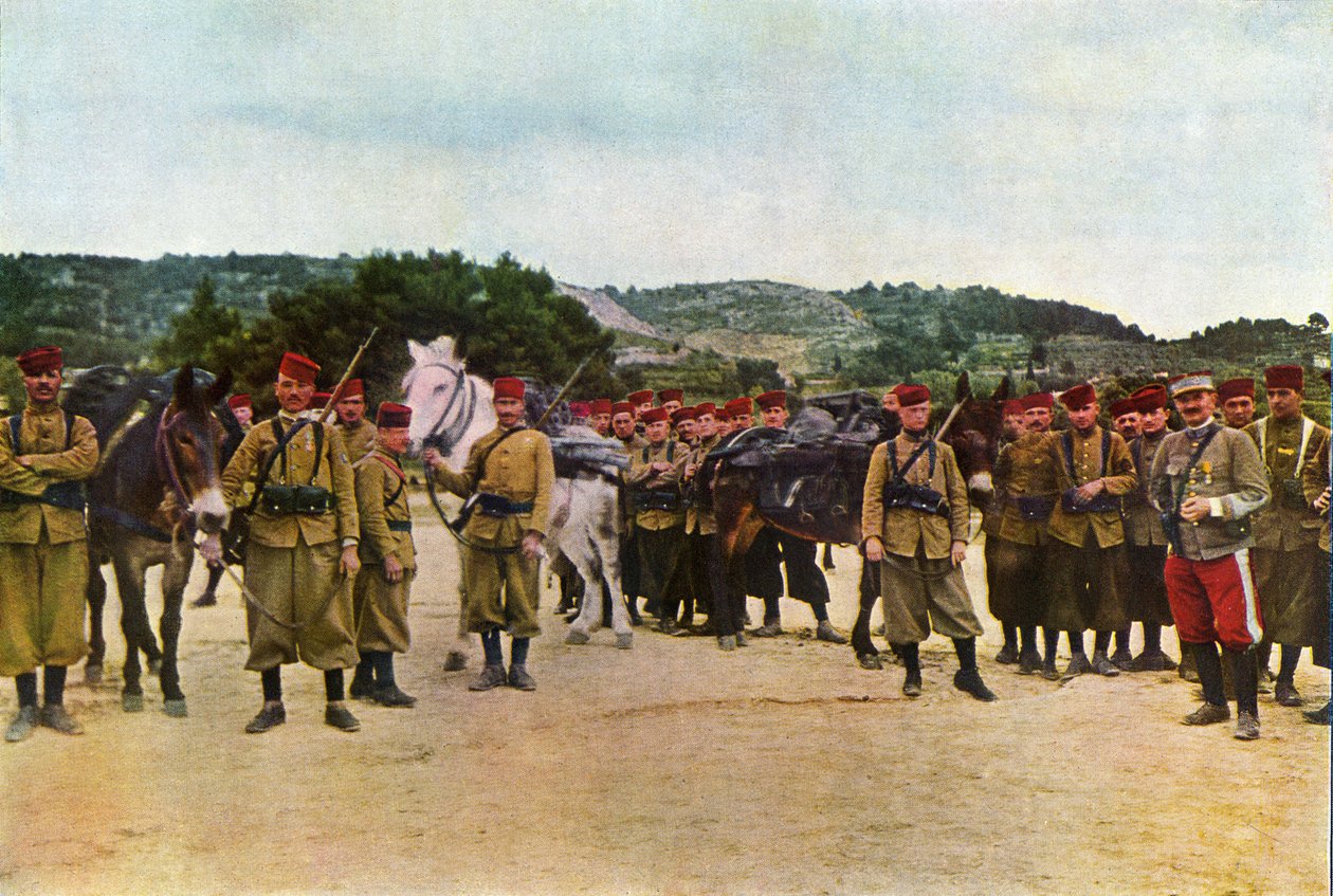 رجال البندقية المغاربة وضابط فرنسي أثناء معركة المارن شرقي باريس ، سبتمبر 1914 (أحادية اللون) بواسطة جول جيرفيه كورتيلمونت