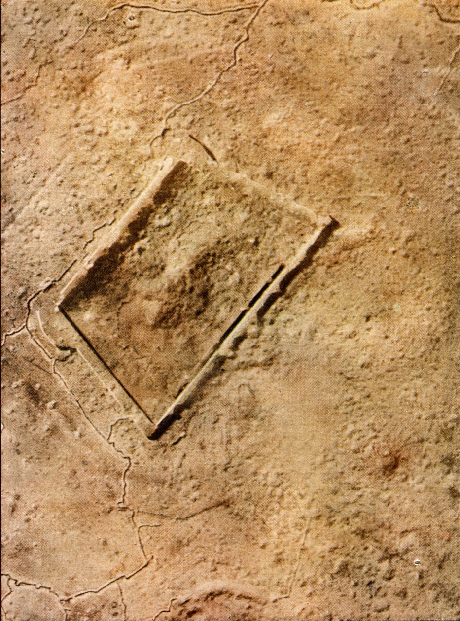 حصن Fort de Vaux المدمر بالكامل (الصورة الجوية) بالقرب من فردان ، سبتمبر 1916 (ذاتي اللون) بواسطة جول جيرفيه كورتيلمونت