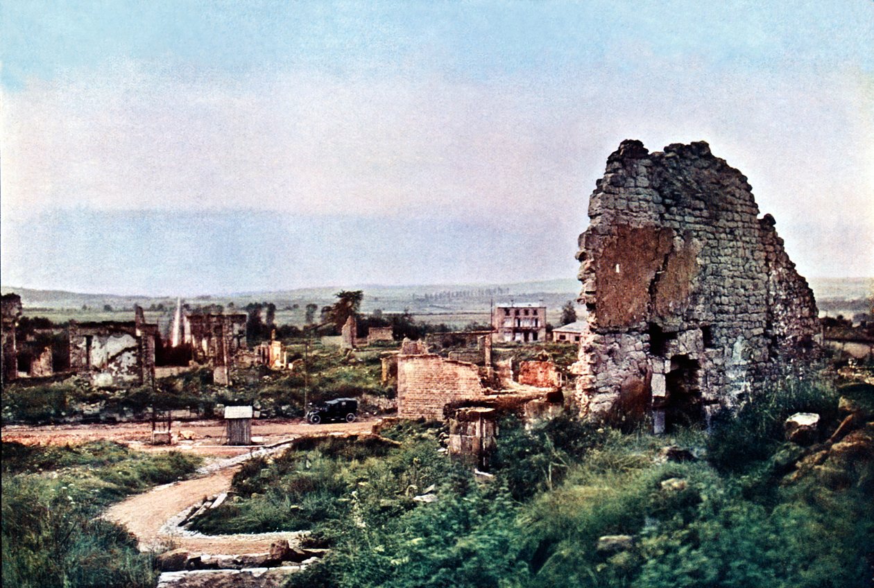 أنقاض كليرمون-إن أرغون ، غرب فردان ، سبتمبر 1916 (ذاتي اللون) بواسطة جول جيرفيه كورتيلمونت