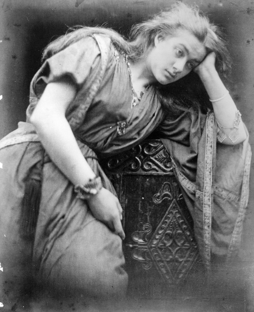 رسم توضيحي لقصيدة "ماريانا" للفريد ، اللورد تينيسون ، 1875 (طبعة زخرفية) بواسطة جوليا مارغريت كاميرون