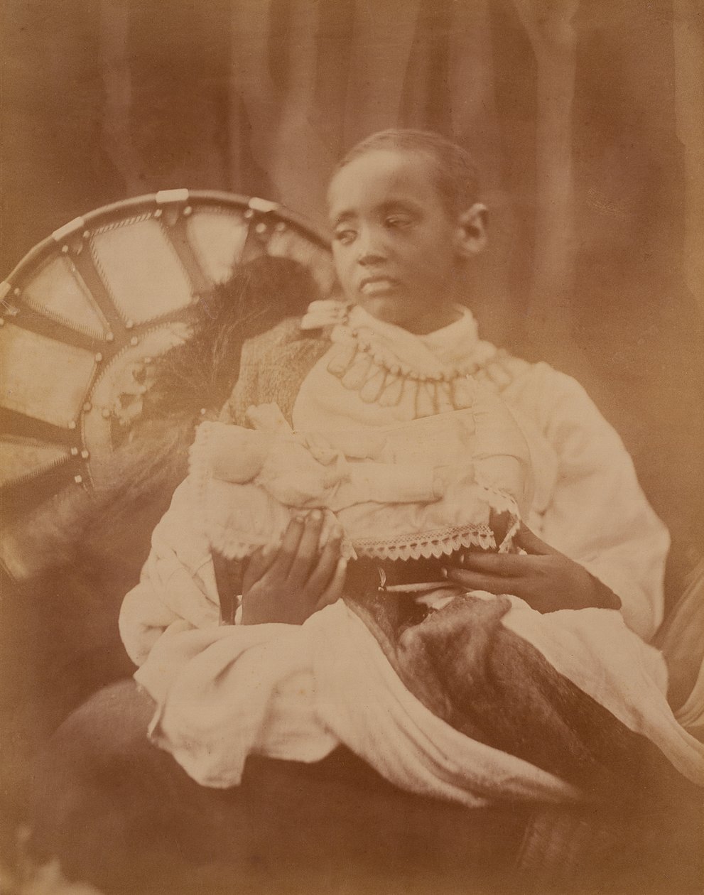 الأمير Dejatch Alamayou من الحبشة ، ج .1868 بواسطة جوليا مارغريت كاميرون
