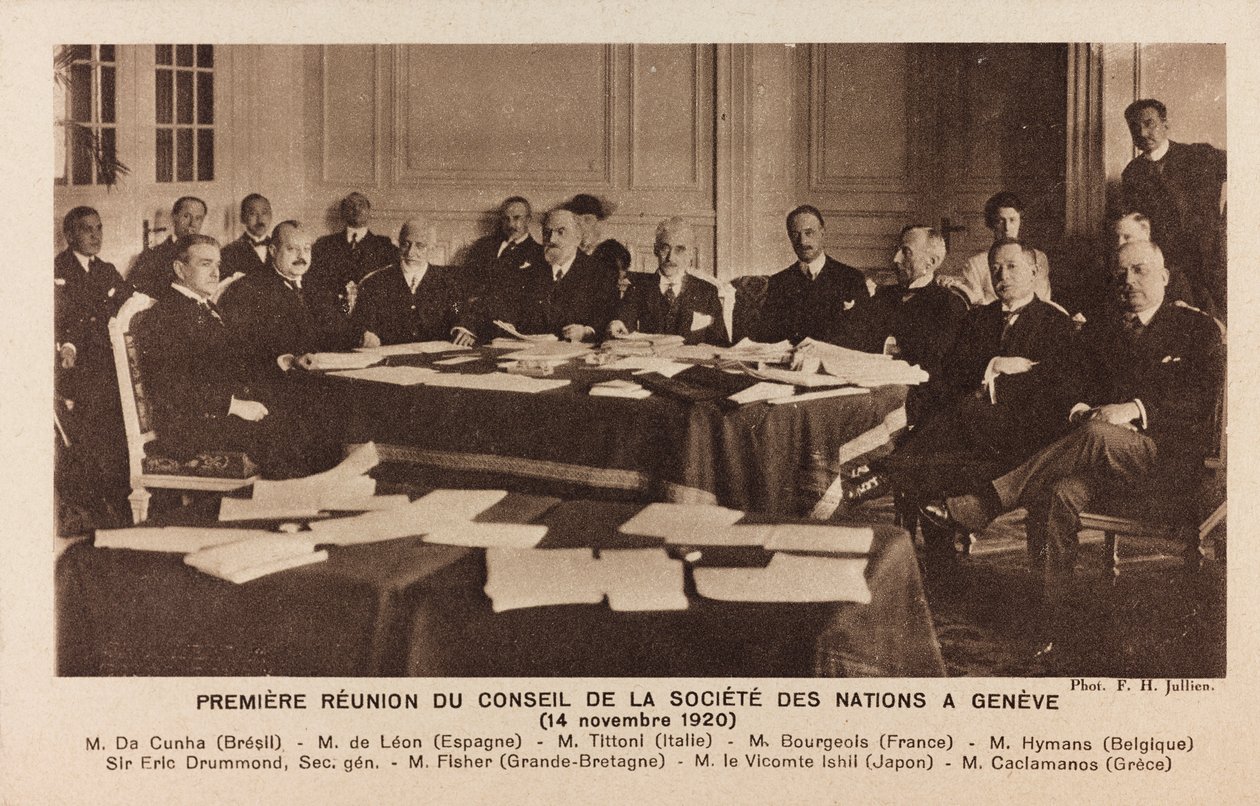 ألبوم "جاك بوسيو - حملة الحرب 1917-1920": اجتماع مجلس عصبة الأمم في جنيف بواسطة Jullien FH