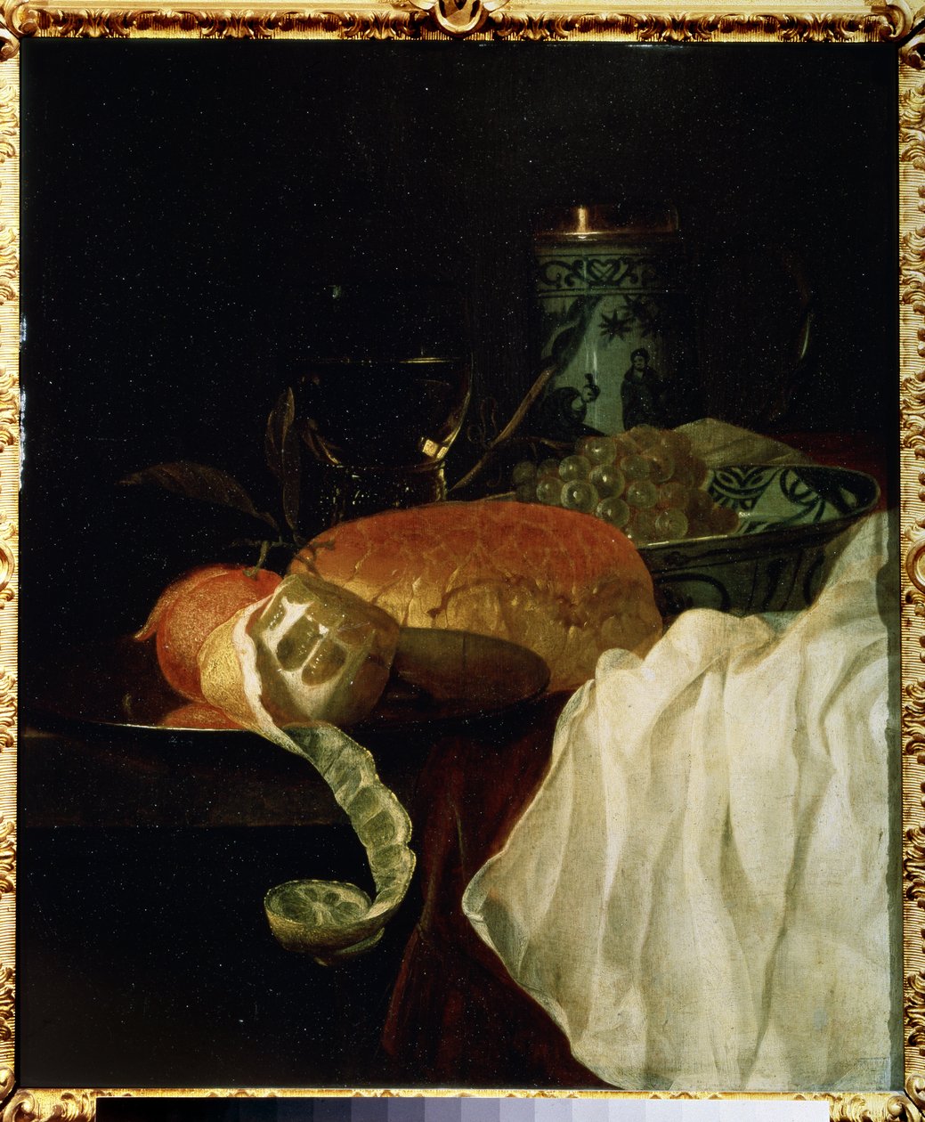 الفاكهة والخبز والنبيذ (الفاكهة والخبز والنبيذ). لوحة لجورلين فان ستريك (1632-1687). زيت على خشب ، ٥٣ × ٤٥ سم بواسطة جوريان فان ستريك أو ستريك
