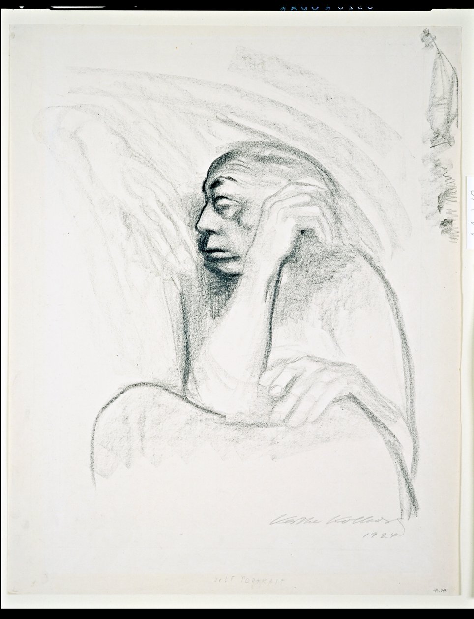صورة شخصية بيد الموت ، 1924 (فحم على ورق) بواسطة كاتي كولويتز