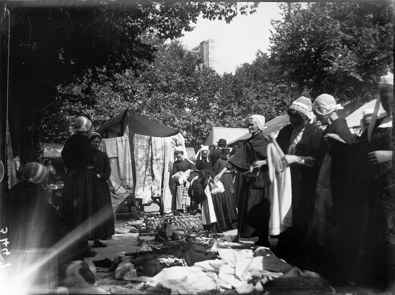 كونكارنو ، بريتاني ، فرنسا ، 08/20/1913 (b / w photo) بواسطة كاثرين جان ماكفي