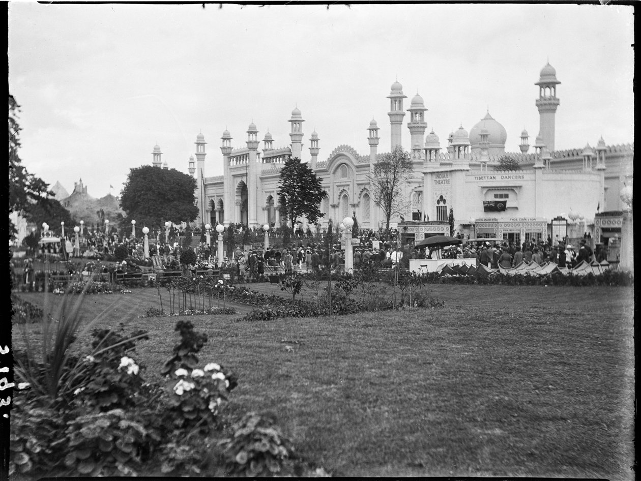 ويمبلي بارك ، ويمبلي بارك ، برنت ، لندن الكبرى ، 24/07/1924 (b / w photo) بواسطة كاثرين جان ماكفي