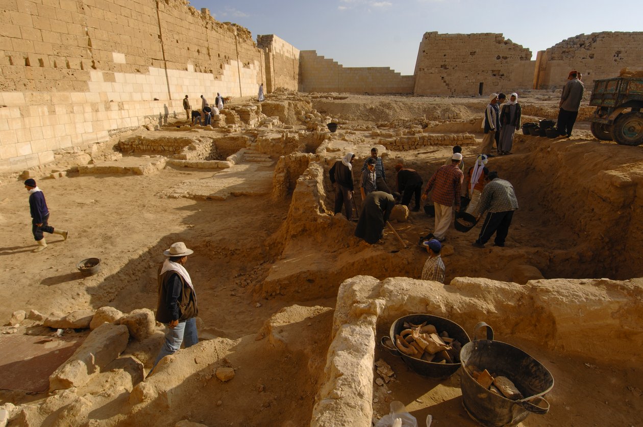  بواسطة كينيث جاريت