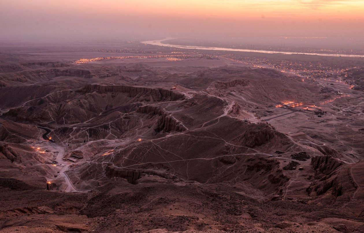  بواسطة كينيث جاريت