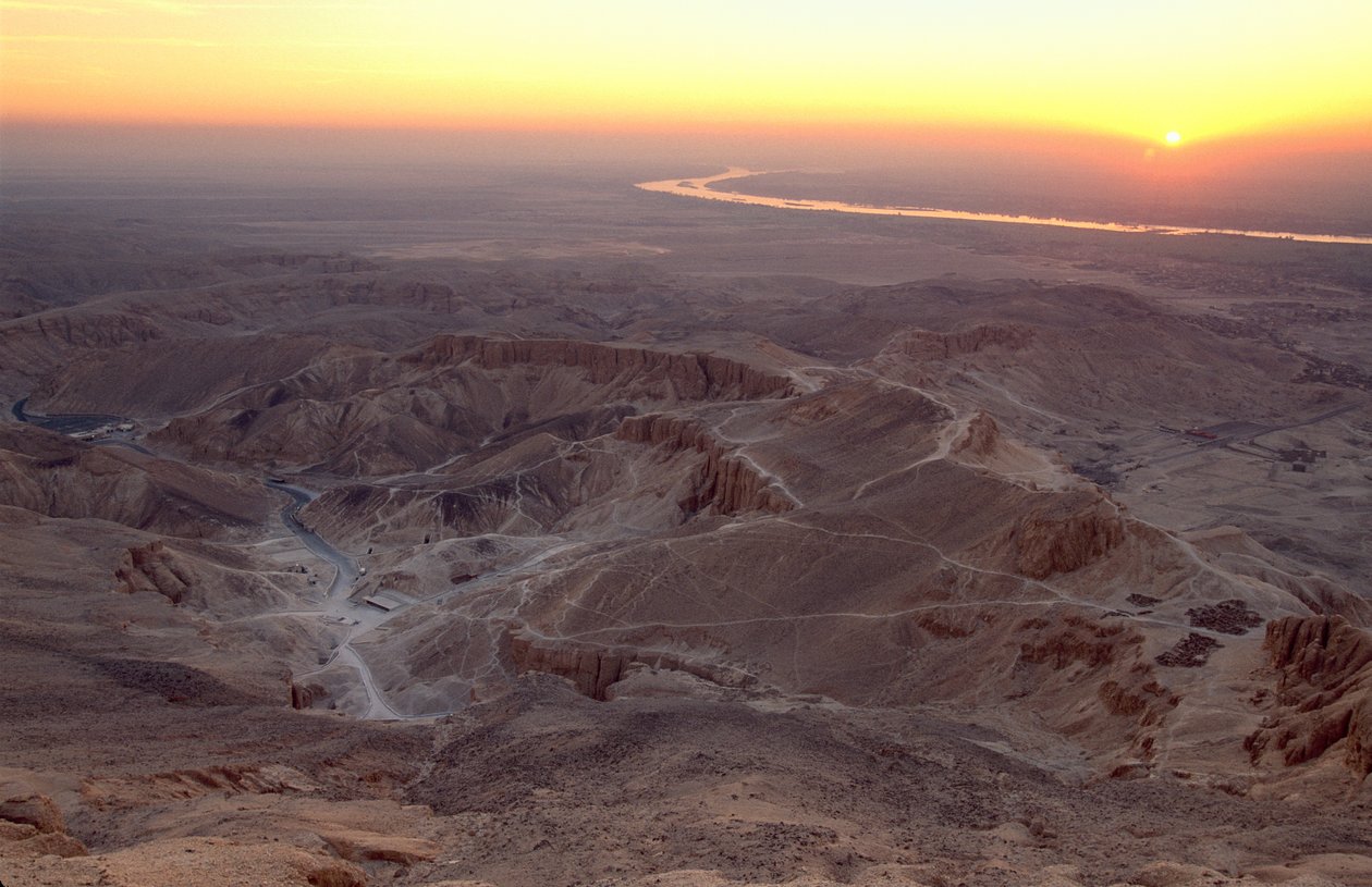  بواسطة كينيث جاريت