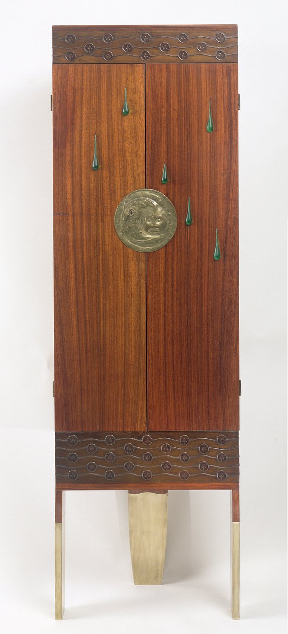 خزانة الأميرات المسحورة ، c.1900 (الأخشاب المختلفة ، الزجاج المطلي ، النحاس المطلي بالنيكل) (انظر أيضًا 84711) بواسطة كلومان موسر