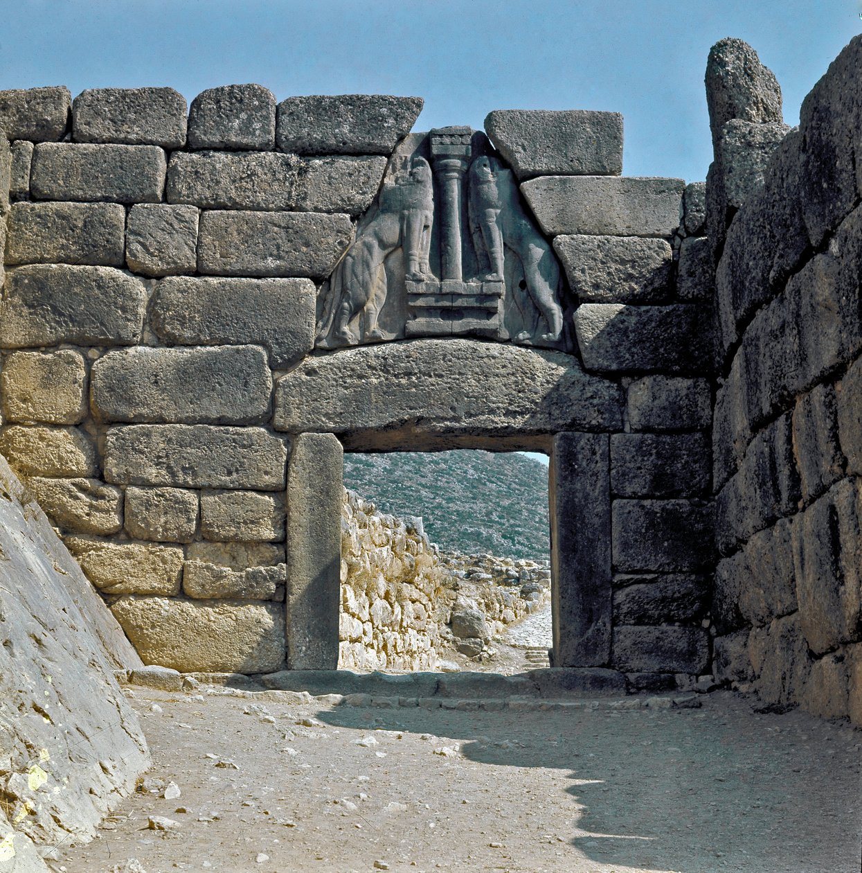 بوابة الأسود: موقع مدينة ميسين القديمة في البيلوبونيز (1500-1100 قبل الميلاد) اليونان بواسطة الفترة الهلادية المتأخرة الميسينية