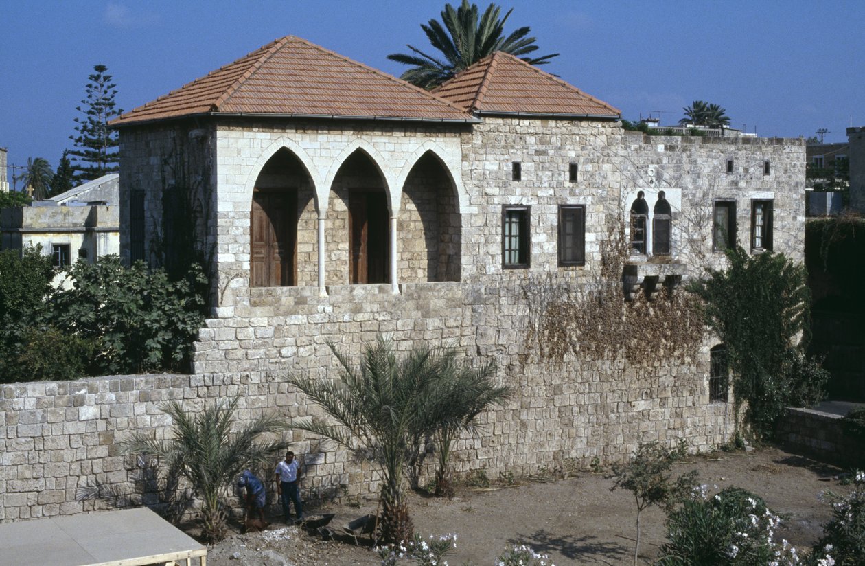 منزل بواسطة المدرسة اللبنانية