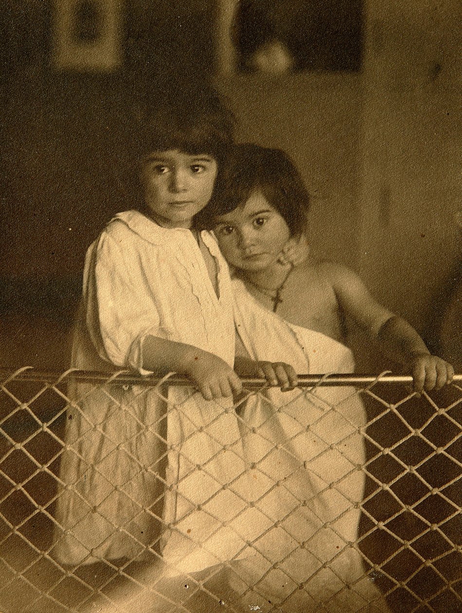 صورة للأطفال. تصوير الجيلاتين الفضي بواسطة ليونيد نيكولايفيتش أندرييف (1871-1919) بواسطة ليونيد نيكولايفيتش أندرييف