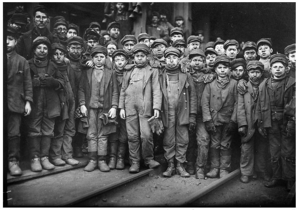 Breaker Boys Pittston PA c.1911 بواسطة لويس ويكس هاين