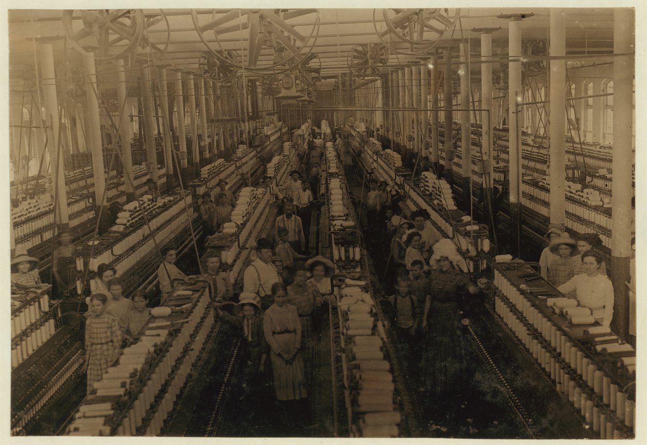 أطفال يعملون في غرفة الغزل في Magnolia Cotton Mills ، ميسيسيبي ، 1911 بواسطة لويس ويكس هاين