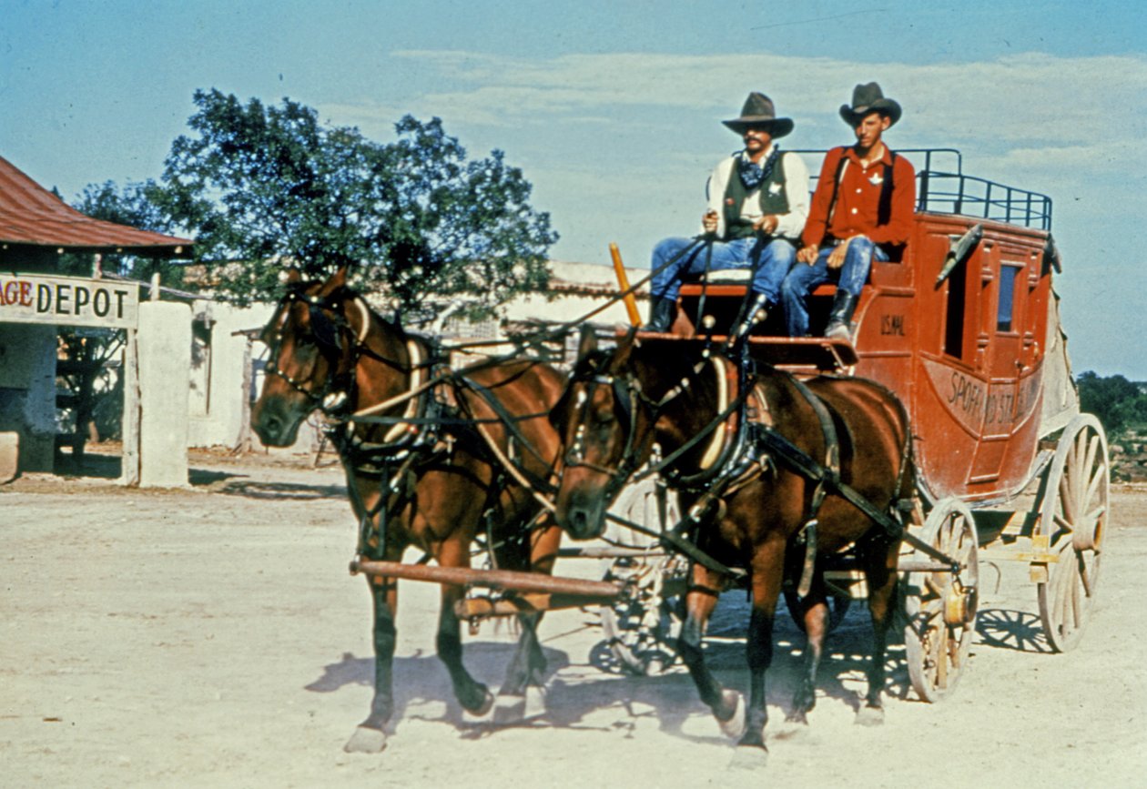 A restored stagecoach at Alamo Village, Bracketville, Texas (photo) بواسطة غير معروف غير معروف