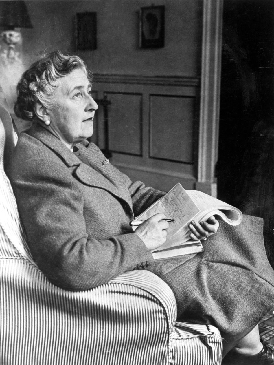 Agatha Christie, English crime writer, 9 March 1946 بواسطة غير معروف غير معروف