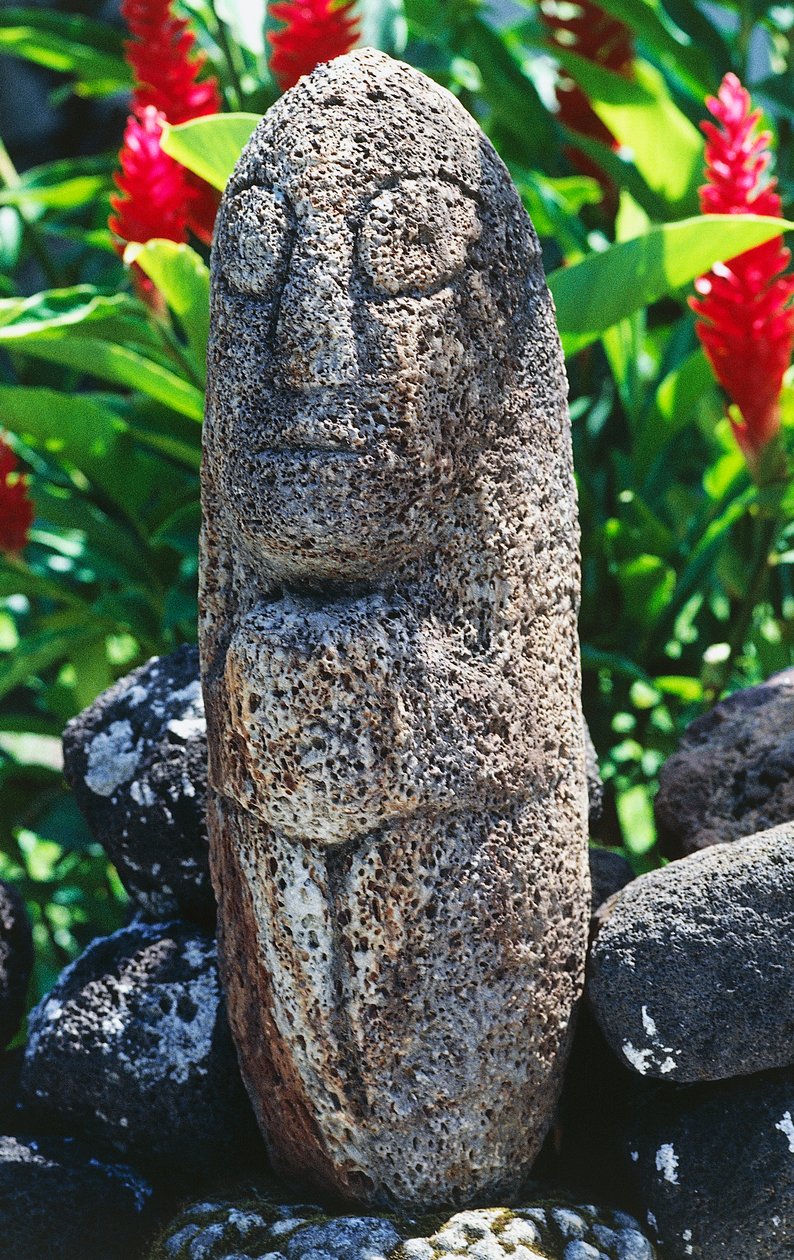 Anthropomorphic Tiki sculpture, Papeete, Tahiti, Society Islands, Archipelago of Windward Islands, French Polynesia (overseas territory of French Republic) بواسطة غير معروف غير معروف