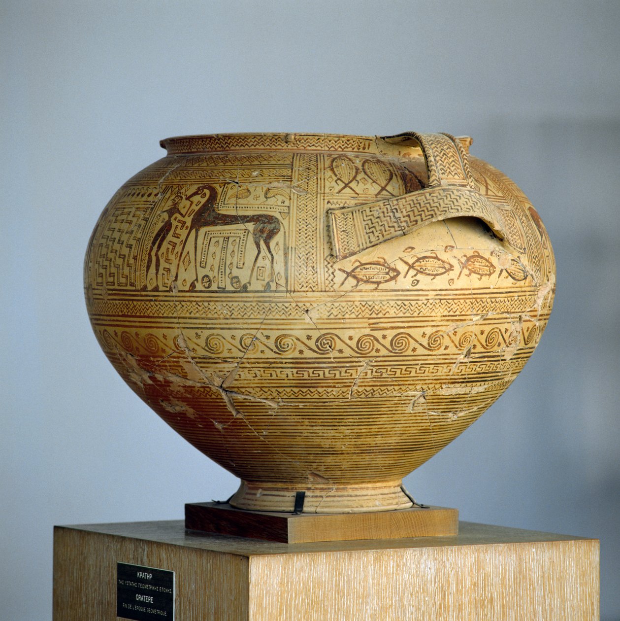 Argive krater with geometric decorations, diameter 50 cm, Greek civilization, 8th century BC بواسطة غير معروف غير معروف