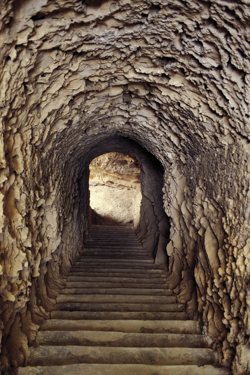 Egypt, Alexandria, Catacombs of Kom-esh-Shuqafa, Interior of the hypogeum بواسطة غير معروف غير معروف