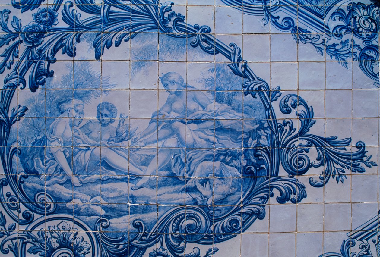 Glazed tiles from the Palace of the Counts of Estoi. Estoi, Portugal بواسطة غير معروف غير معروف