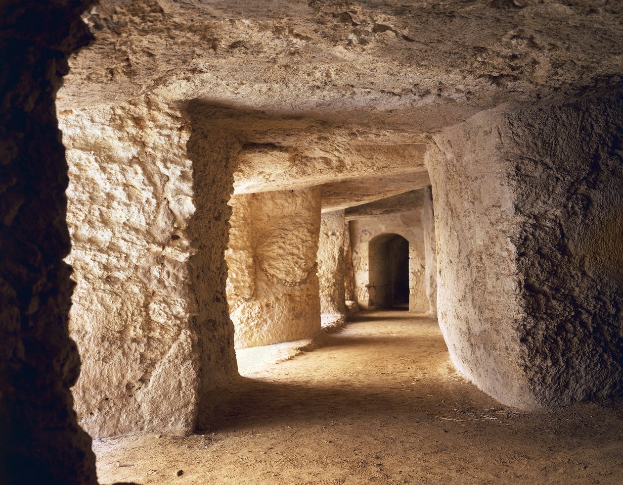 Hallway carved into limestone in Euryalus Castle, 402-397 BC, built for defensive purposes by Dionysius Elder, Syracuse, Italy, Ancient Greek civilization, Magna Graecia, 5th-4th Century BC بواسطة غير معروف غير معروف