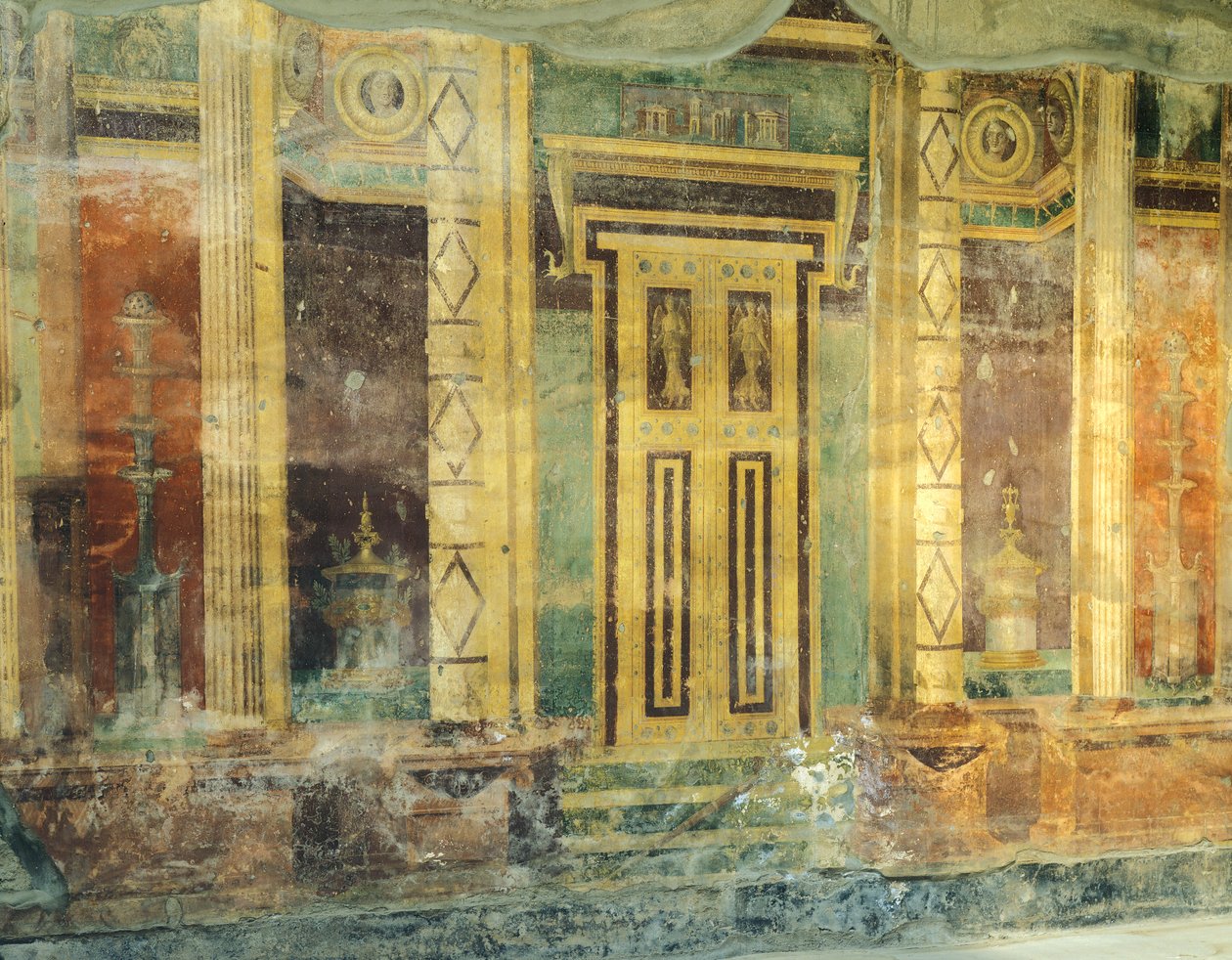 Italy, Campania, Oplonti, archaeological area of Torre Annunziata, Roman Villa Poppaea, Great Hall, Fresco with columns in Second Pompeian Style بواسطة غير معروف غير معروف