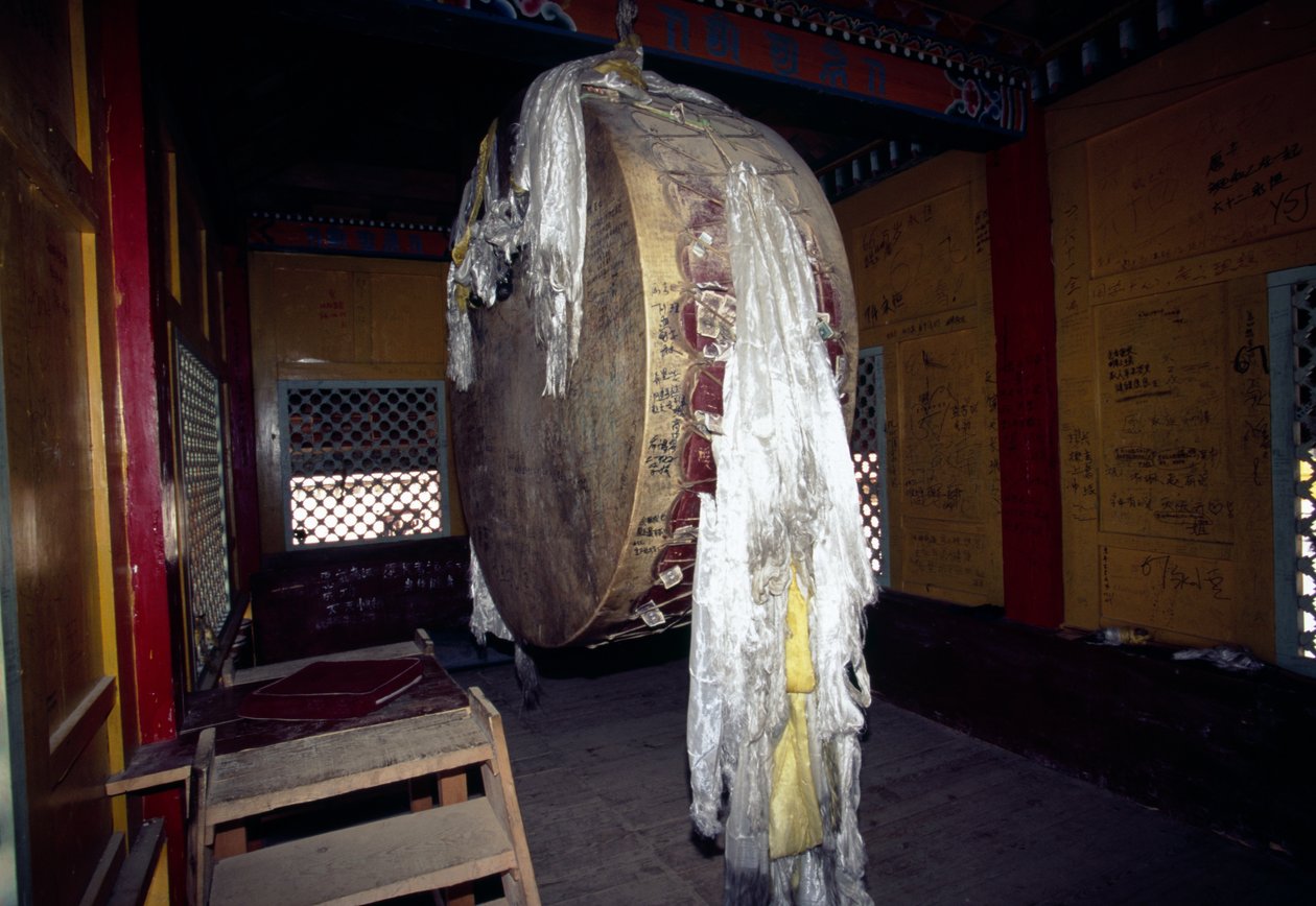Prayer wheel in Ganden Sumtseling monastery in Shangri-La, also known as Zhongdian or Gyalthang, Yunnan, China بواسطة غير معروف غير معروف