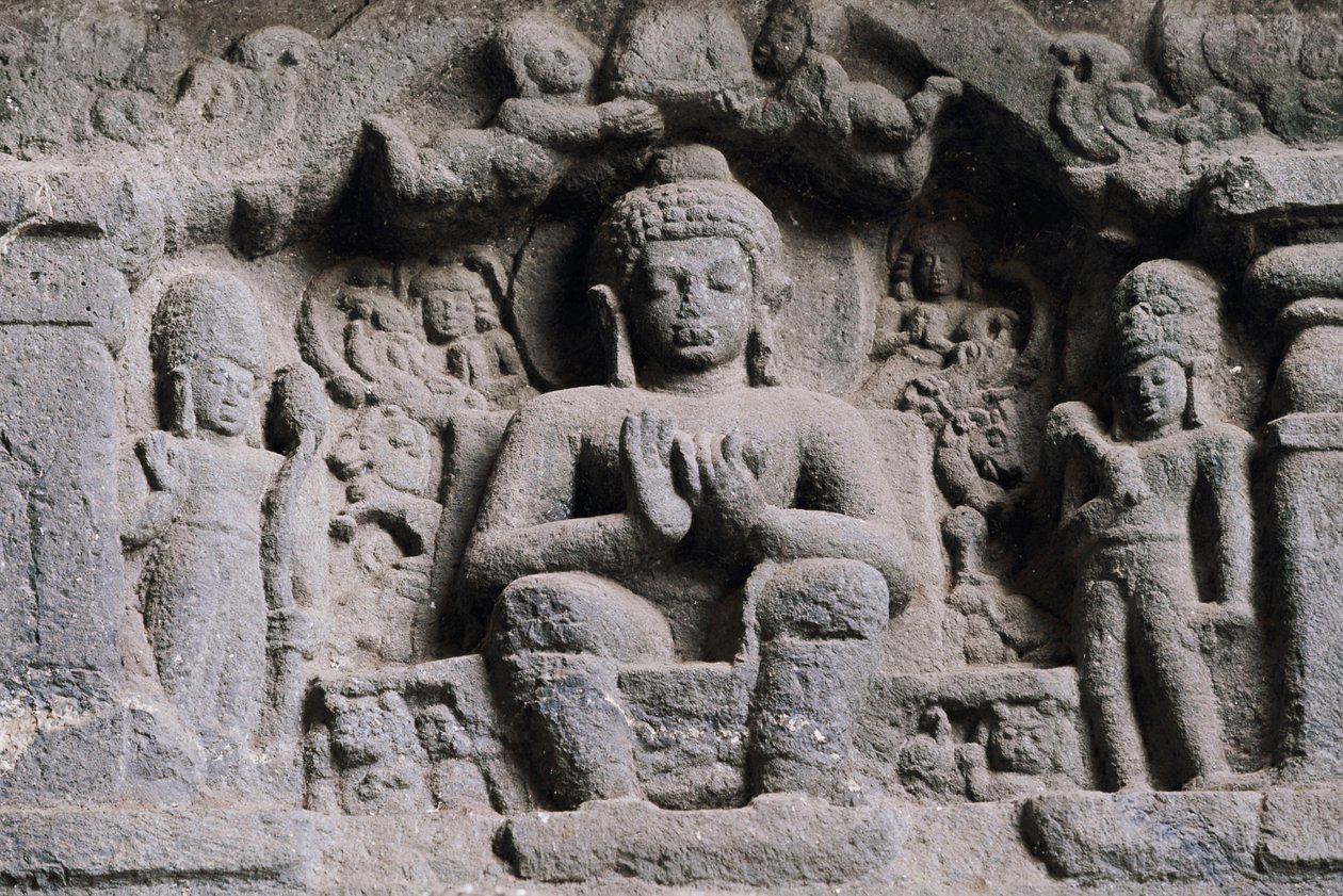 Relief depicting Buddha, Karla caves, Maharashtra, India, 2nd century. بواسطة غير معروف غير معروف