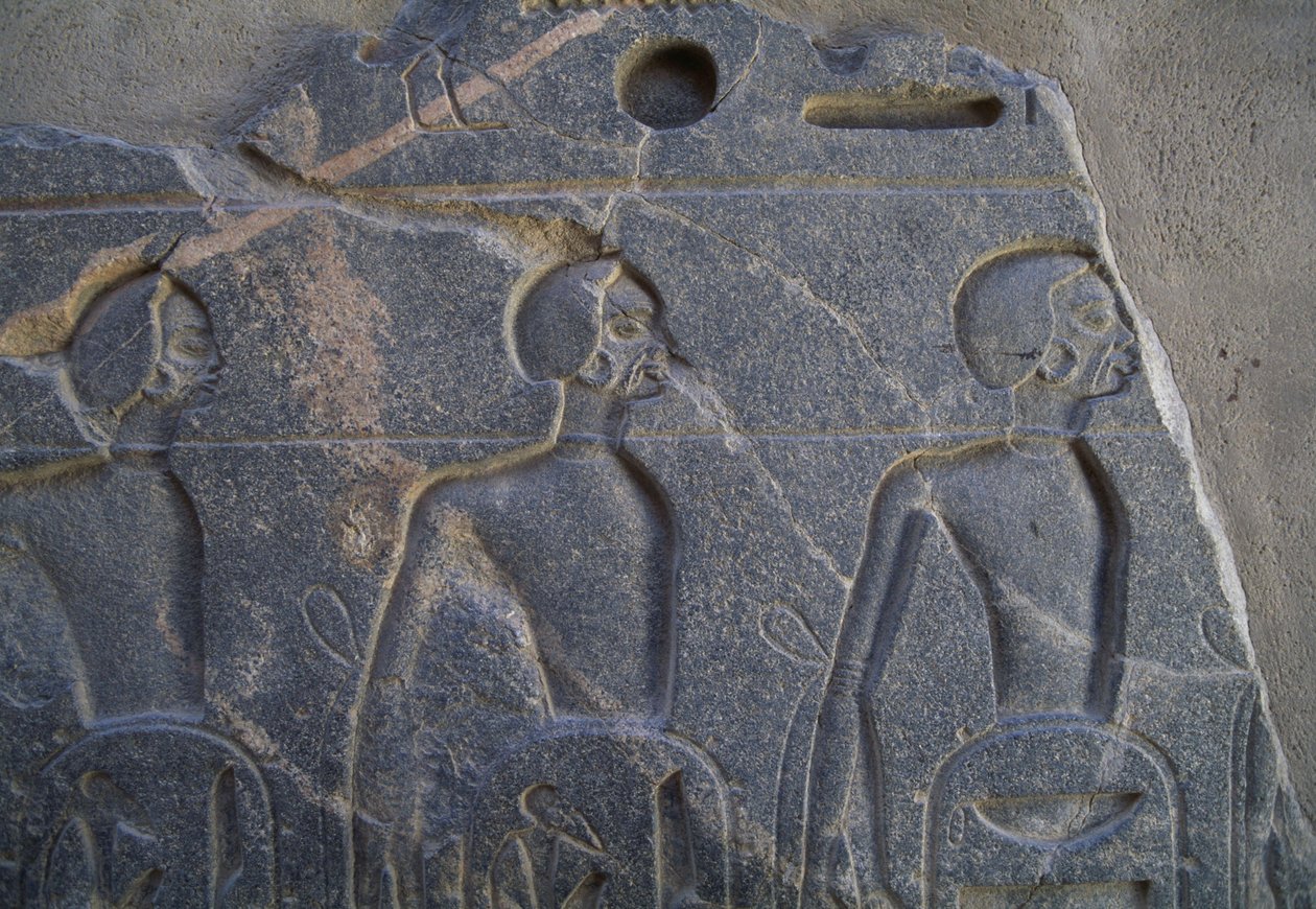 Relief depicting prisoners, Temple of Luxor, Thebes (UNESCO World Heritage Site بواسطة غير معروف غير معروف