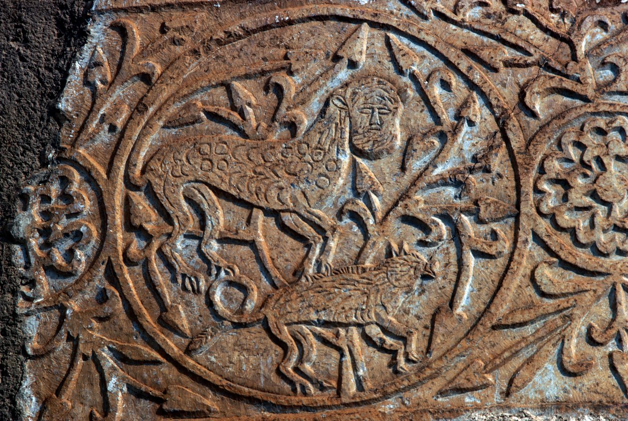 Stone relief depicting fantastic animals, church of the Dormition of the Virgin (Panagia Skripou), Orchomenus, Boeotia, Greece, 9th century (photo) بواسطة غير معروف غير معروف