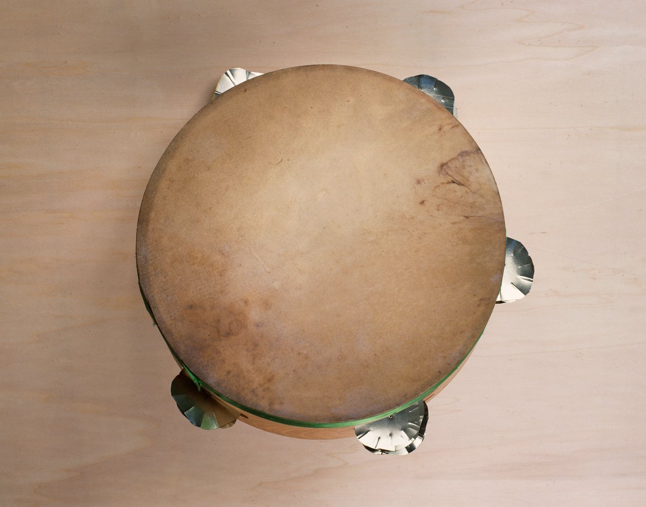 Tammorra, percussion instrument built in the workshop of the luthier Pasquale Scala in Praiano, Campania. Italy, 20th century بواسطة غير معروف غير معروف