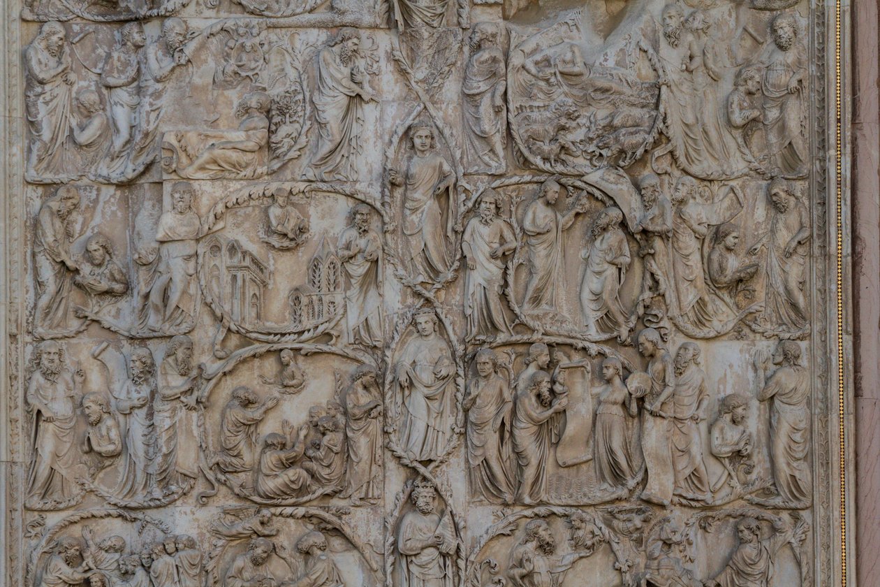 Jesse tree and messianic prophecies, Stories of Genesis, bas-reliefs by Lorenzo Maitani (before 1275-1330), second pillar, facade of Orvieto cathedral, Umbria, Italy بواسطة لورينزو ميتاني