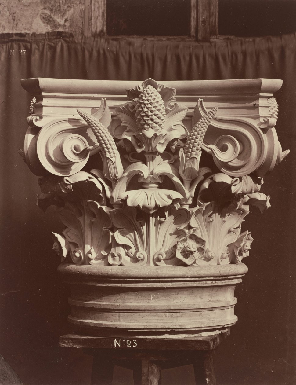 منحوتة زخرفية من دار أوبرا باريس (جزء عمود)، 1865/1874 (صورة) بواسطة لويس إميل دورانديل