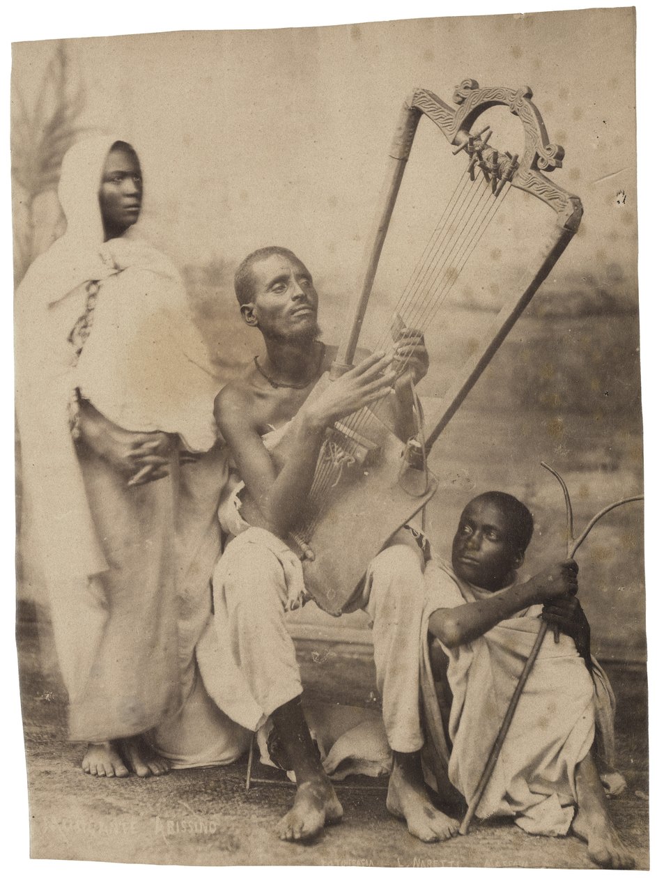 ثلاثة الحبشيين في الزي التقليدي ، 1880-90 بواسطة لويجي ناريتي
