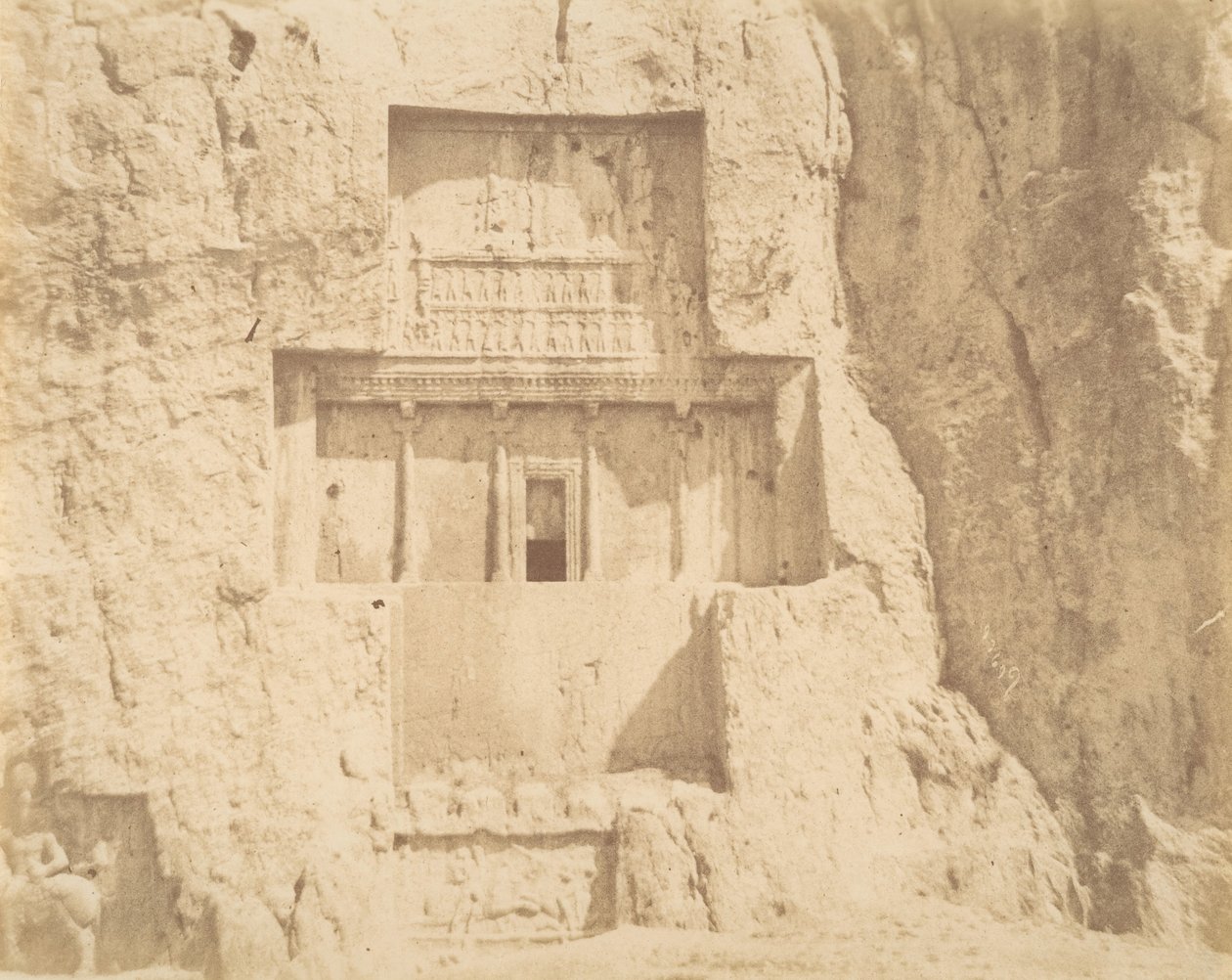 11 [نقش رستم] ، 1840 - 60. بواسطة لويجي بيسشي