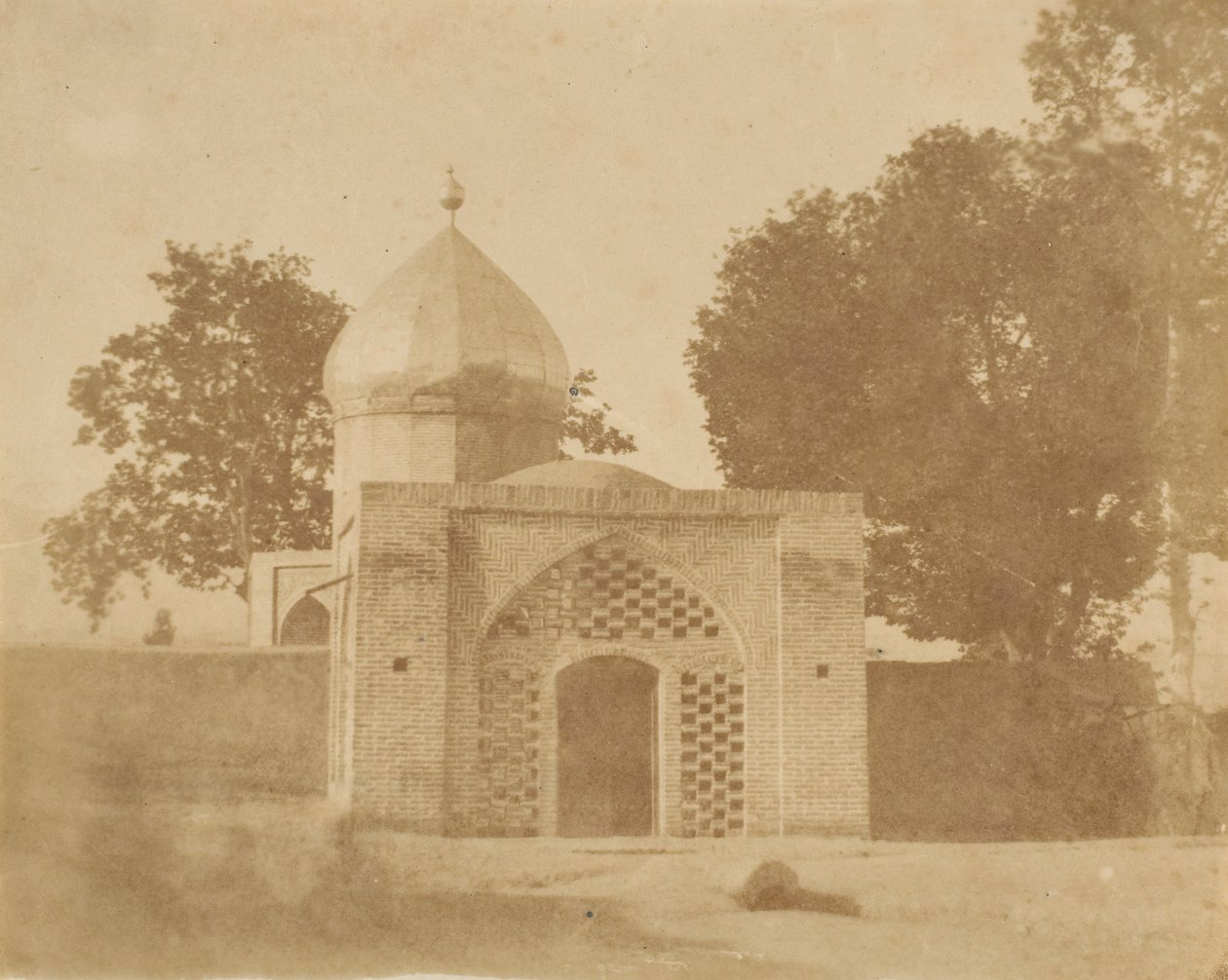 قبر خان خوارزم في طهران ، 1859. بواسطة لويجي بيسشي
