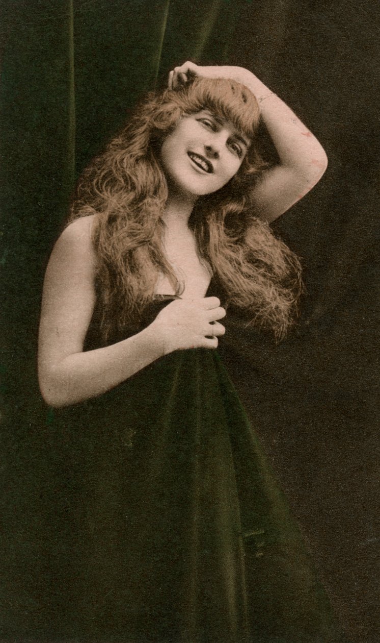 امرأة ، عام 1918. بواسطة MACA