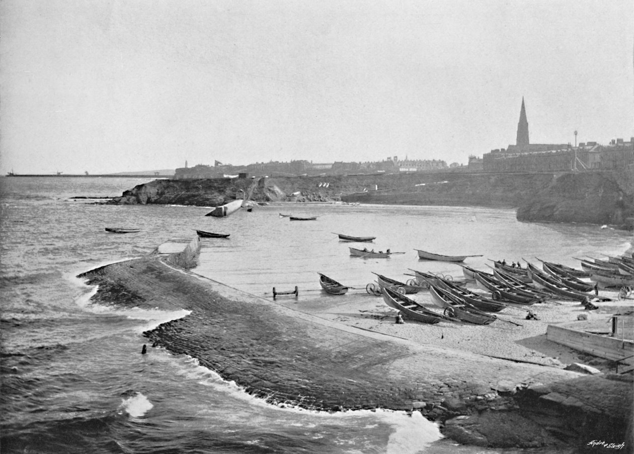 Cullercoats Bay ، Tynemouth ، c1896 بواسطة م عمتي