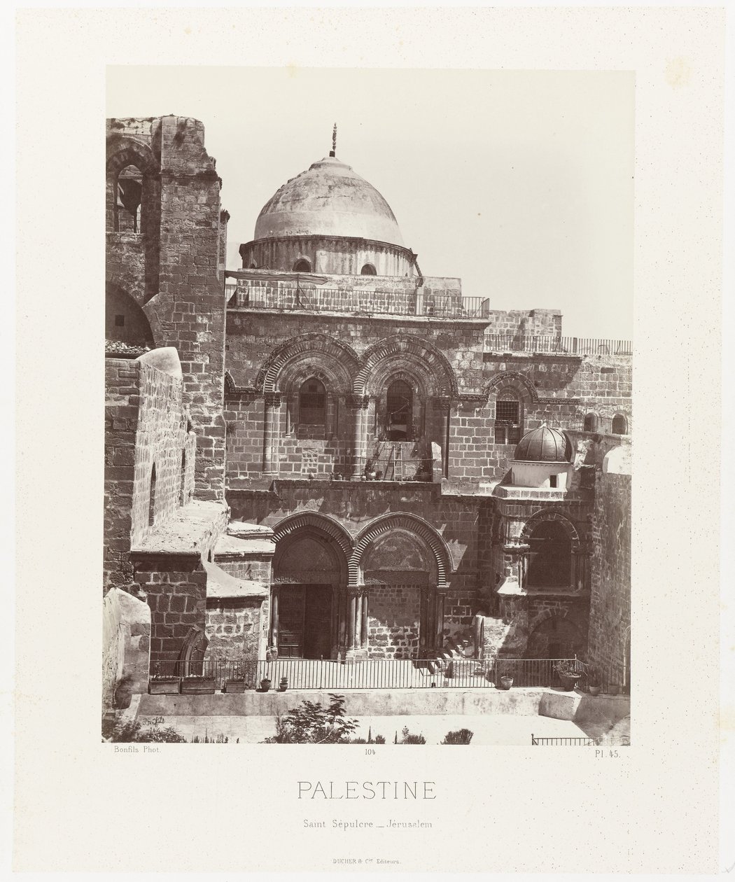 Gezicht op de Saint Sepulcher Kerk في القدس (فلسطين / كنيسة القيامة - القدس) العمارة القديمة: مصر ، اليونان ، آسيا الصغرى: ألبوم صور (عنوان السلسلة) بواسطة ميزون بونفيس