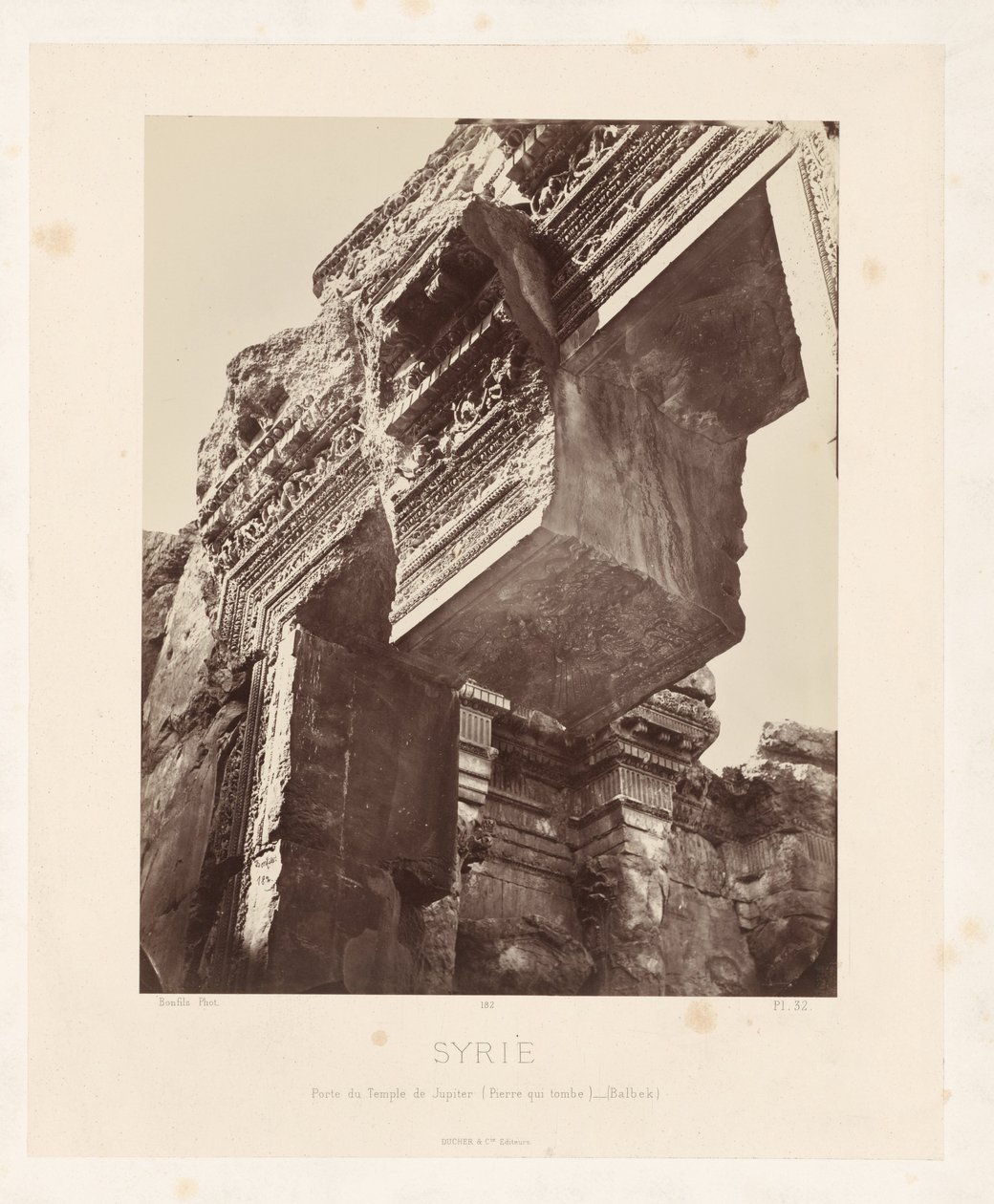 Gezicht op de collonade in het midden van de tempel van Luxor، Egypt (Egypt / Temple of Louksor، General view of the Middle Columnnades (Thebes) العمارة القديمة: مصر واليونان وآسيا الصغرى: ألبوم الصور (عنوان السلسلة) بواسطة ميزون بونفيس