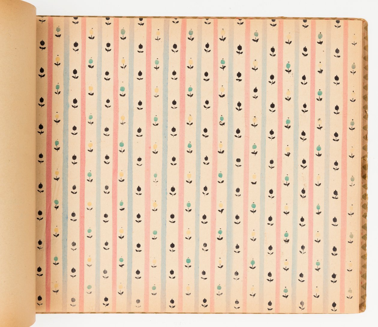 نموذج كتاب ، أوراق باتريا الخيالية بواسطة Maison Maunoury et Cie