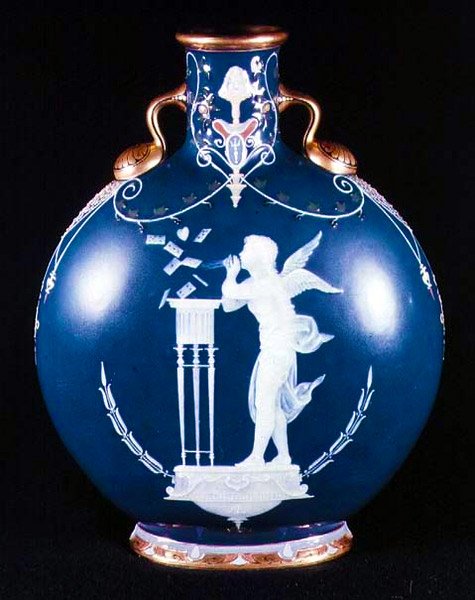 زجاجة الحج من Minton ، 1875 (سيراميك) بواسطة مارك لويس إيمانويل سولون