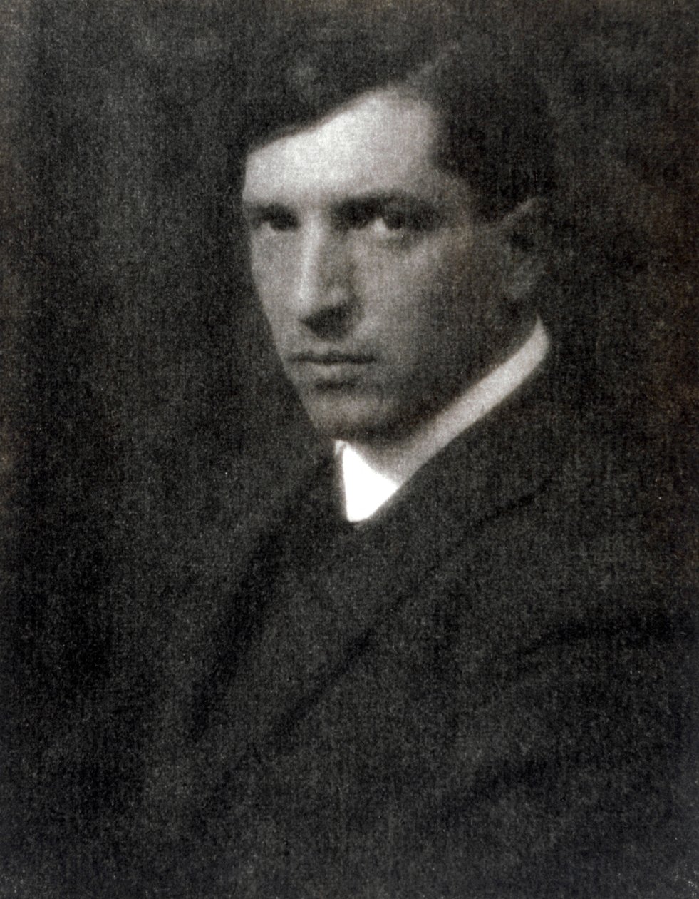 صورة نصف طول للرسام بيترو ماروسيج ، 28/11/1923 (صورة بالأبيض والأسود) بواسطة ماريو كاستاجنيري