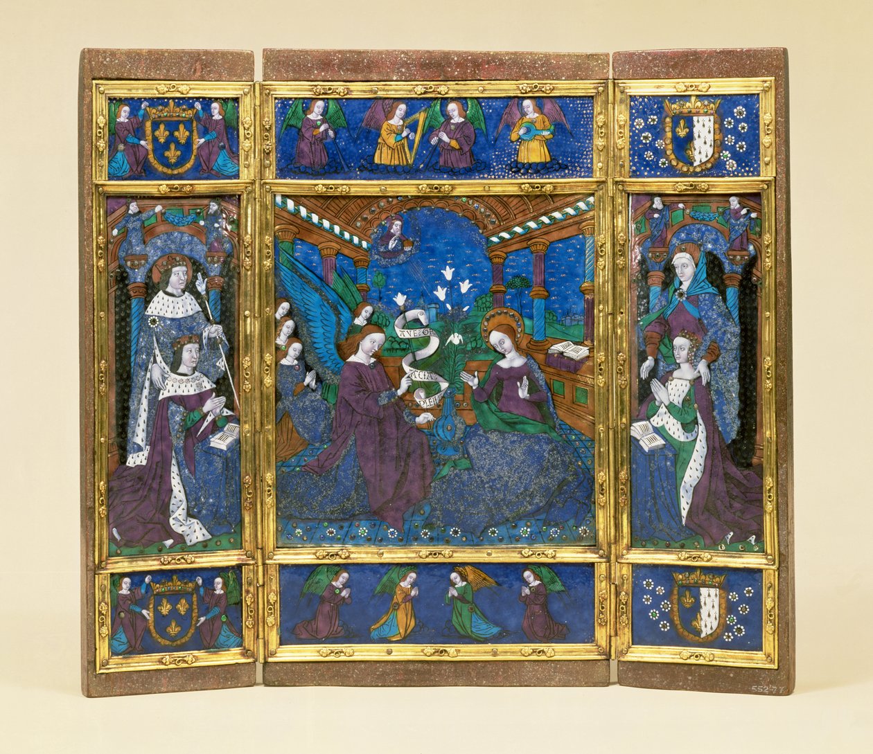 ثلاثية من لويس الثاني عشر (1462-1515) وآن دي بريتاني (1477-1514) مع مشهد البشارة بين (المينا على اللوحة) بواسطة سيد لويس الثاني عشر