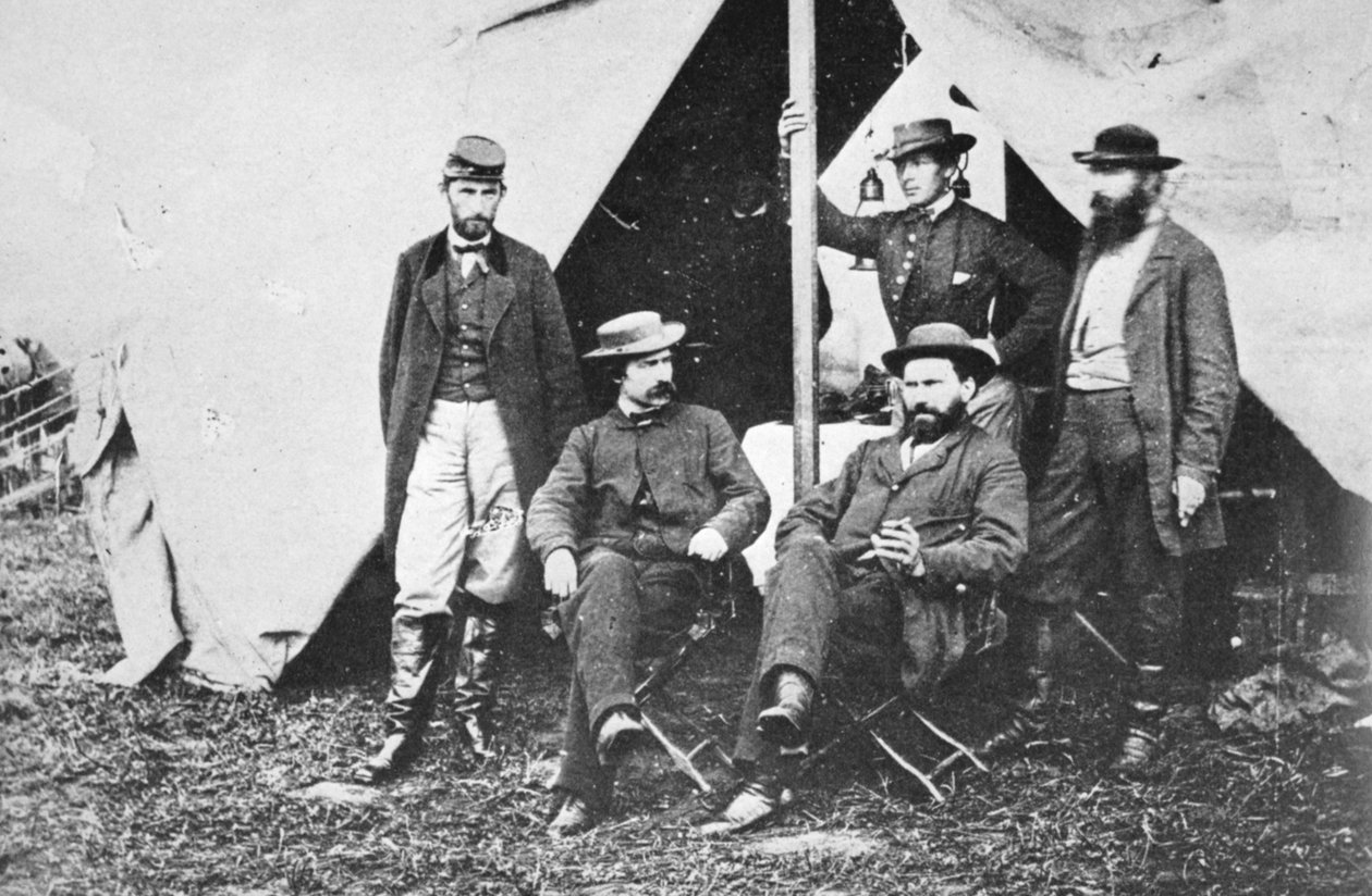 ألان بينكرتون في Antietam بعد المعركة ، 1862 بواسطة ماثيو ب برادي