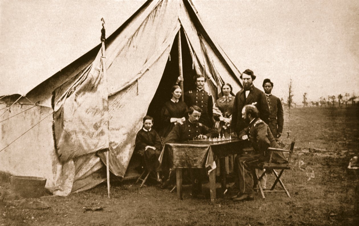 الجنرال جيمس هـ. ويلسون والأصدقاء ، 1861-1865 (صورة بني داكن) بواسطة ماثيو ب برادي