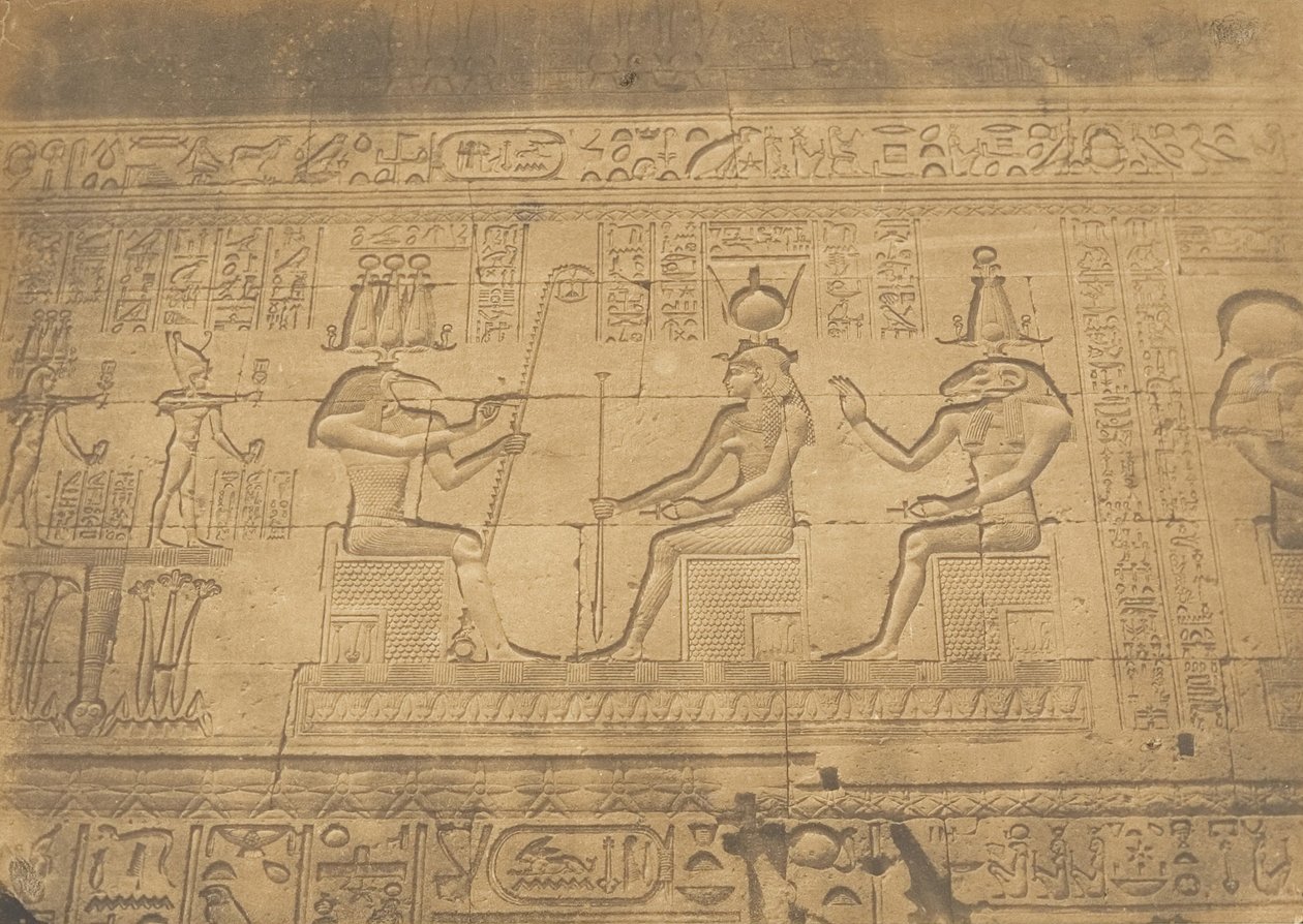 نقوش بارزة من واجهة معبد دندرة تينتيريس ، 1849-50. بواسطة ماكسيم دو كامب